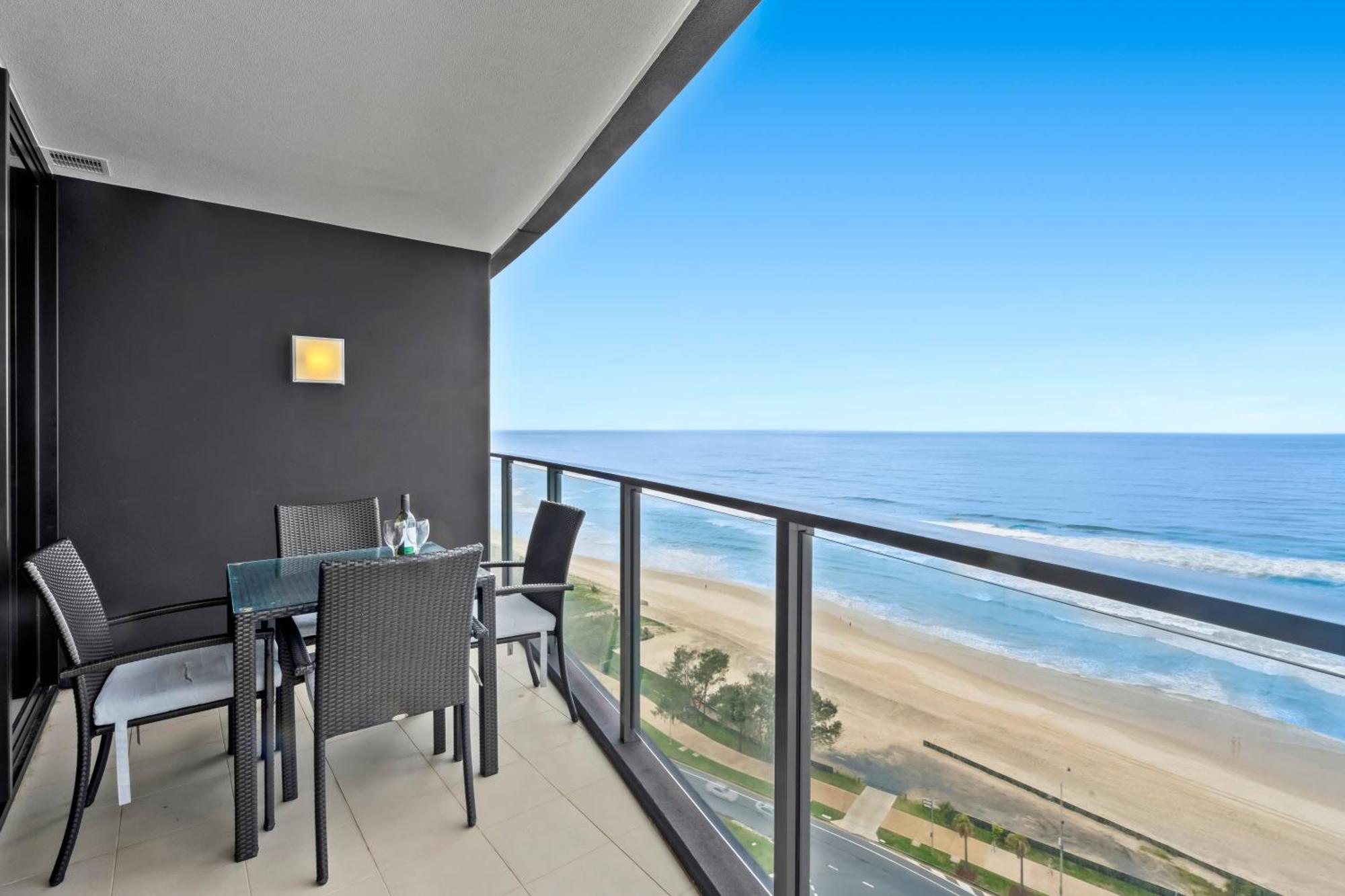 Apartmán Rhapsody Surfers Paradise Beachfront Sleeps 6 - Optimise Bnb Gold Coast Exteriér fotografie